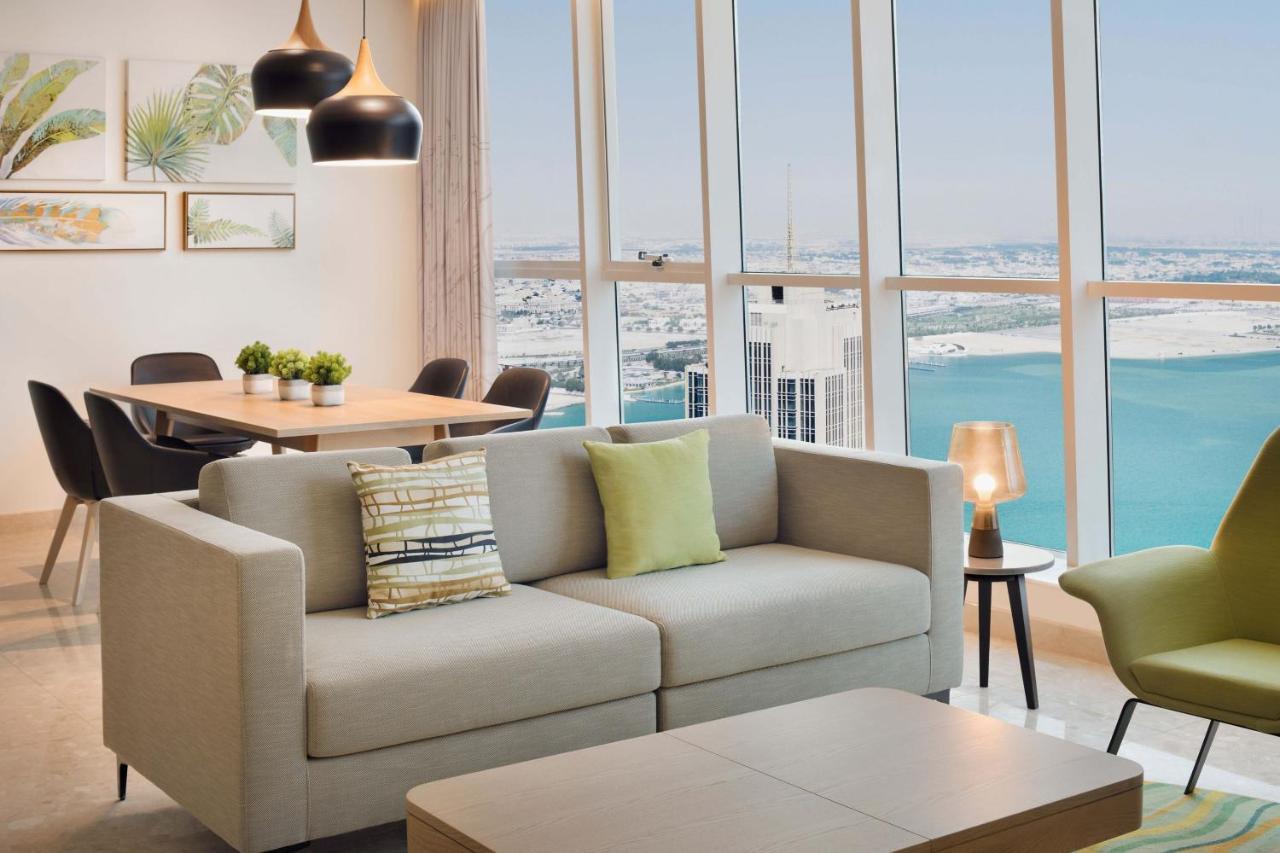 Element By Westin City Center Ντόχα Εξωτερικό φωτογραφία A living room at the hotel